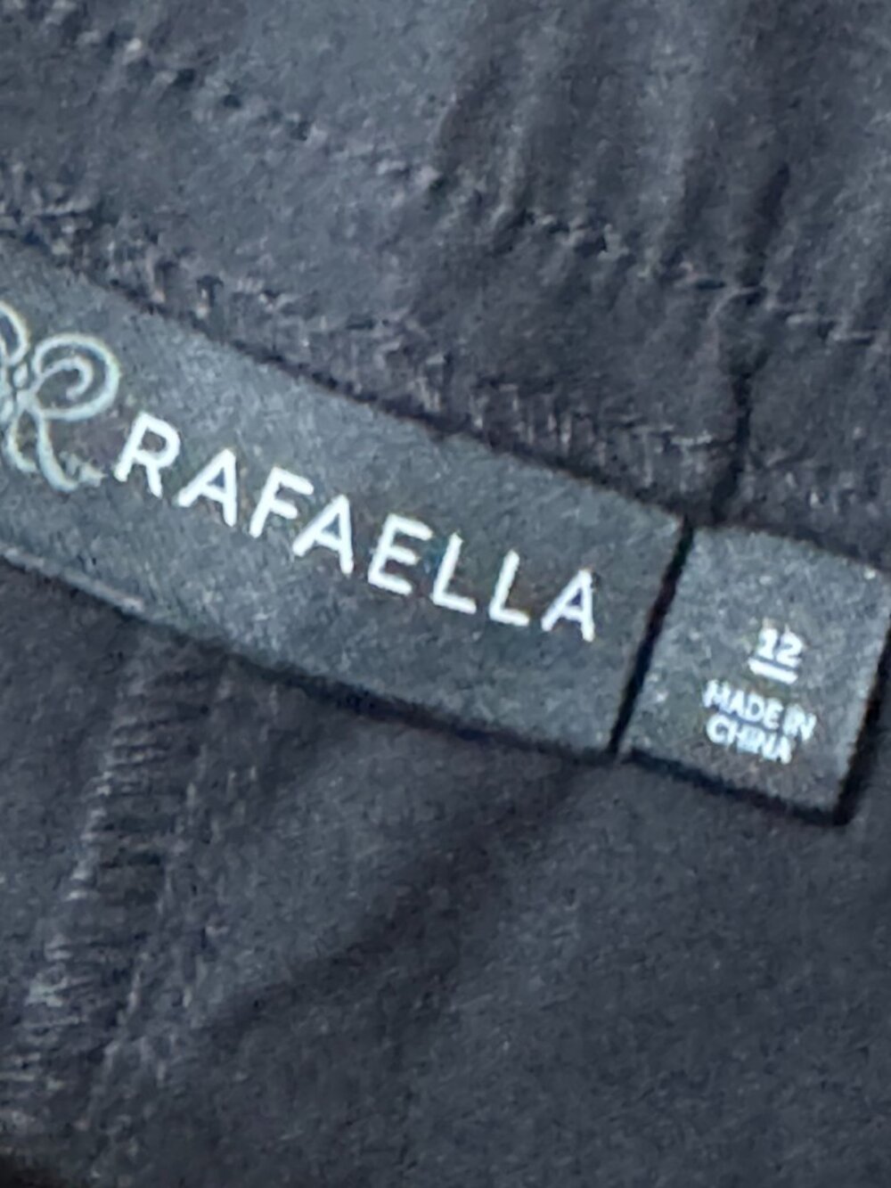 Rafaella Womens Black Stretchy Shorts Size 12 With Flat Front & Side Pockets - Picture 5 of 5